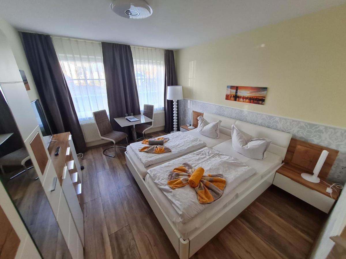 Hotel Waterkant 사스니츠 외부 사진