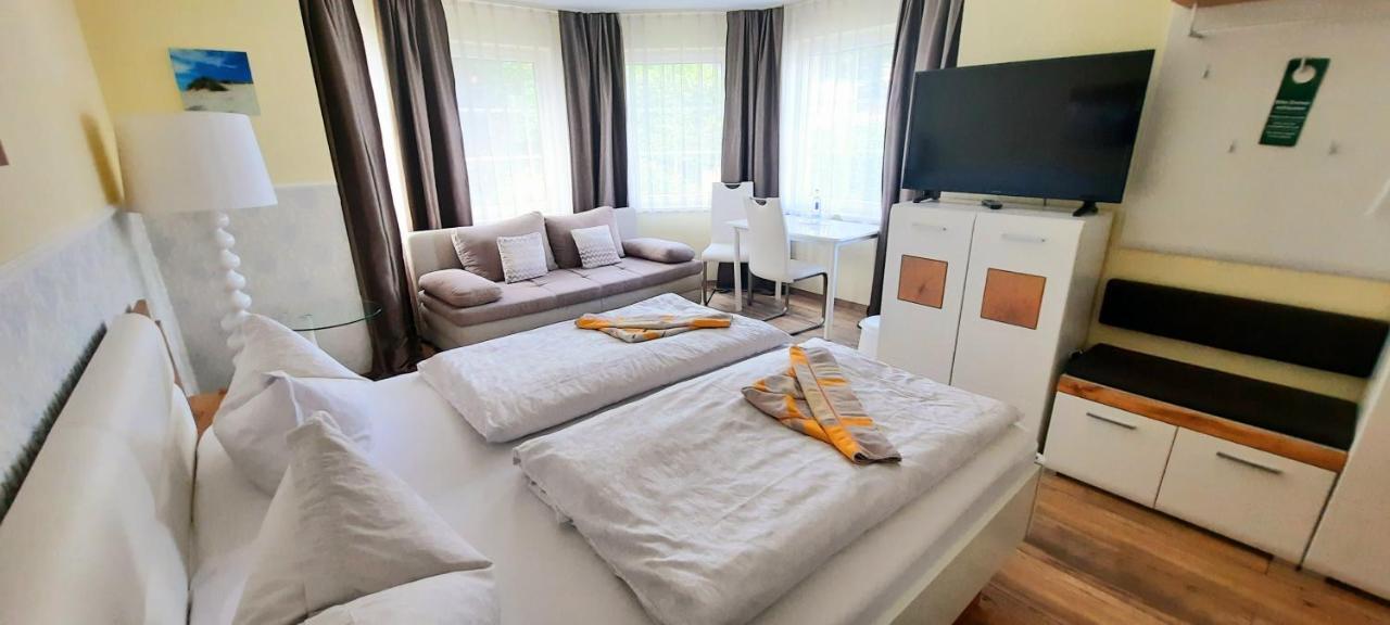 Hotel Waterkant 사스니츠 외부 사진