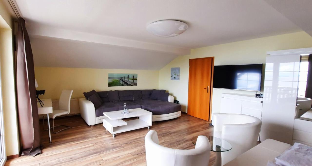 Hotel Waterkant 사스니츠 외부 사진