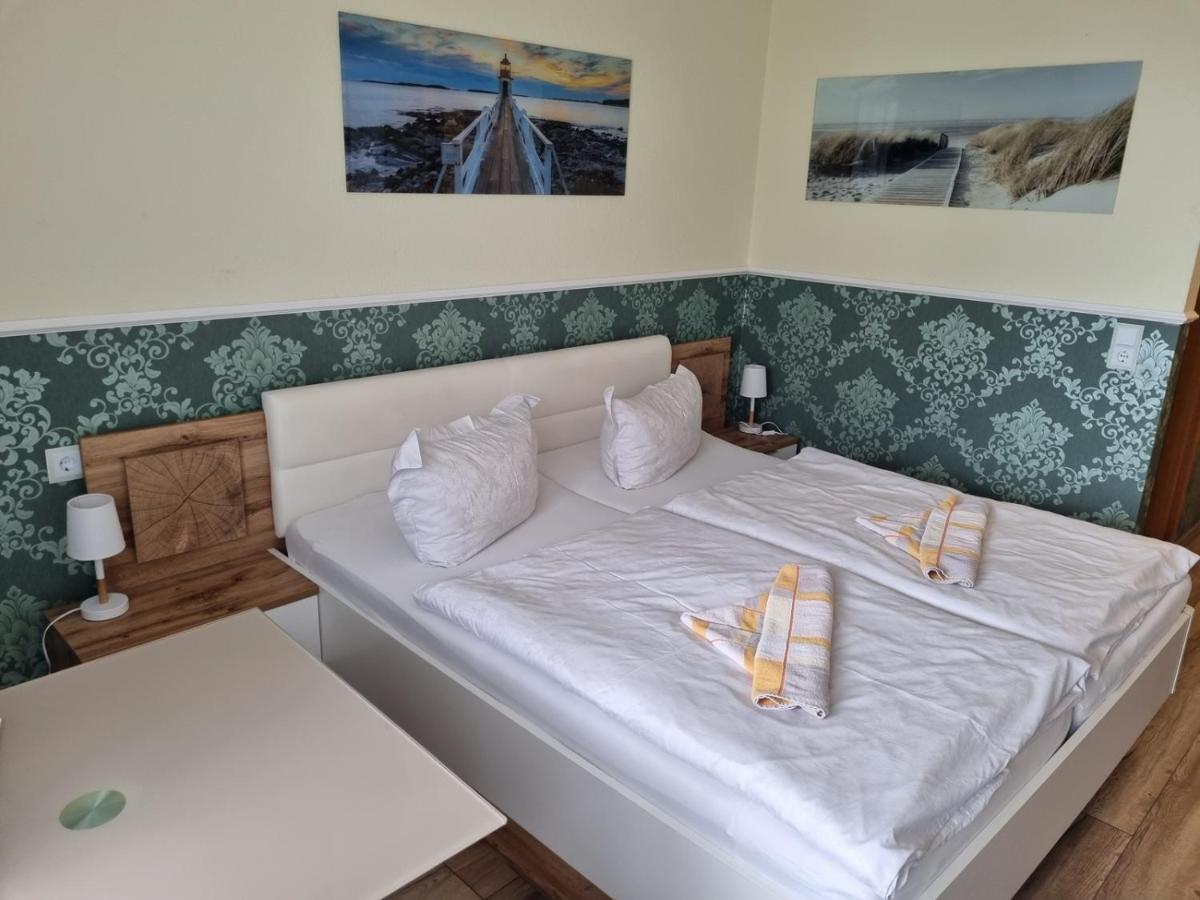 Hotel Waterkant 사스니츠 외부 사진