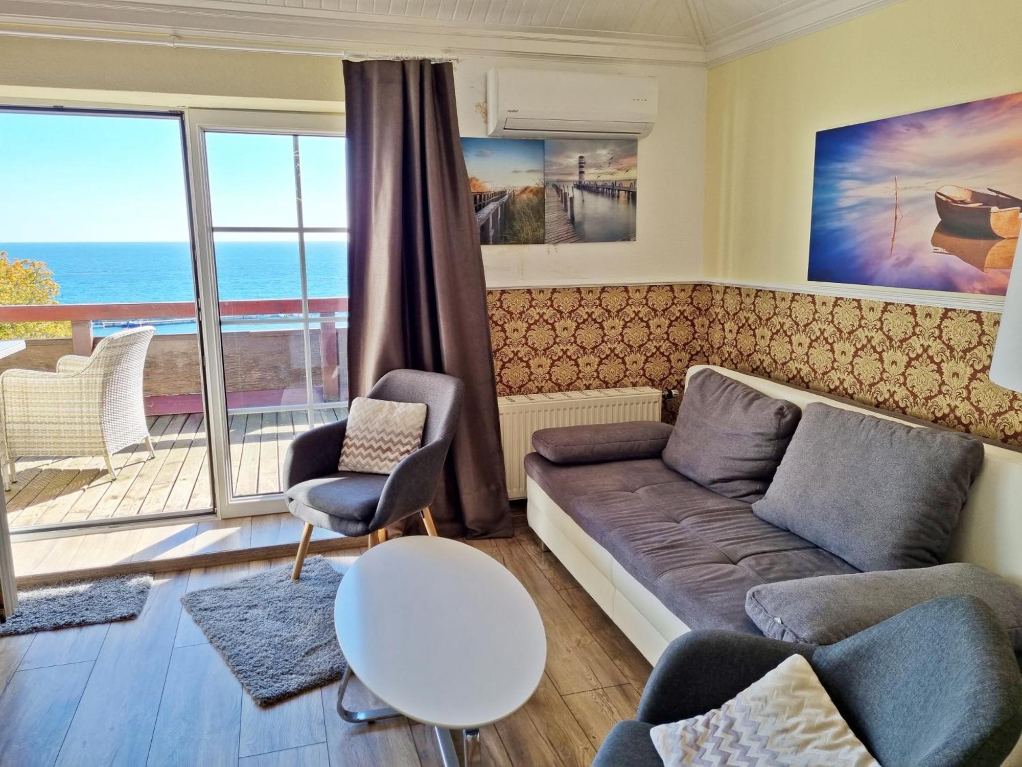 Hotel Waterkant 사스니츠 외부 사진