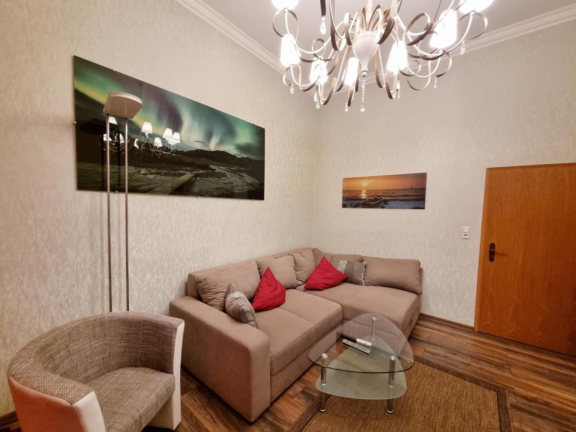 Hotel Waterkant 사스니츠 외부 사진