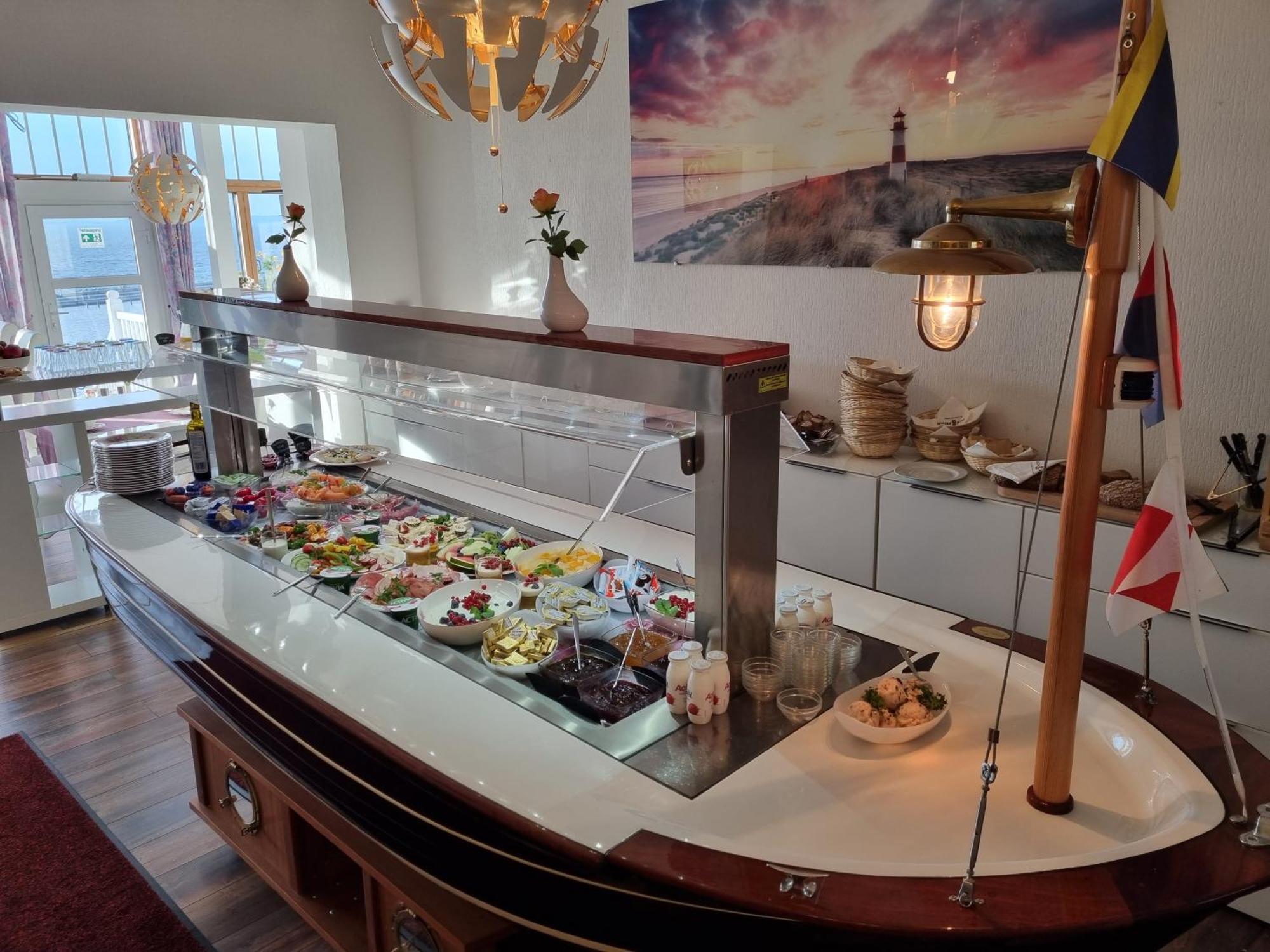 Hotel Waterkant 사스니츠 외부 사진