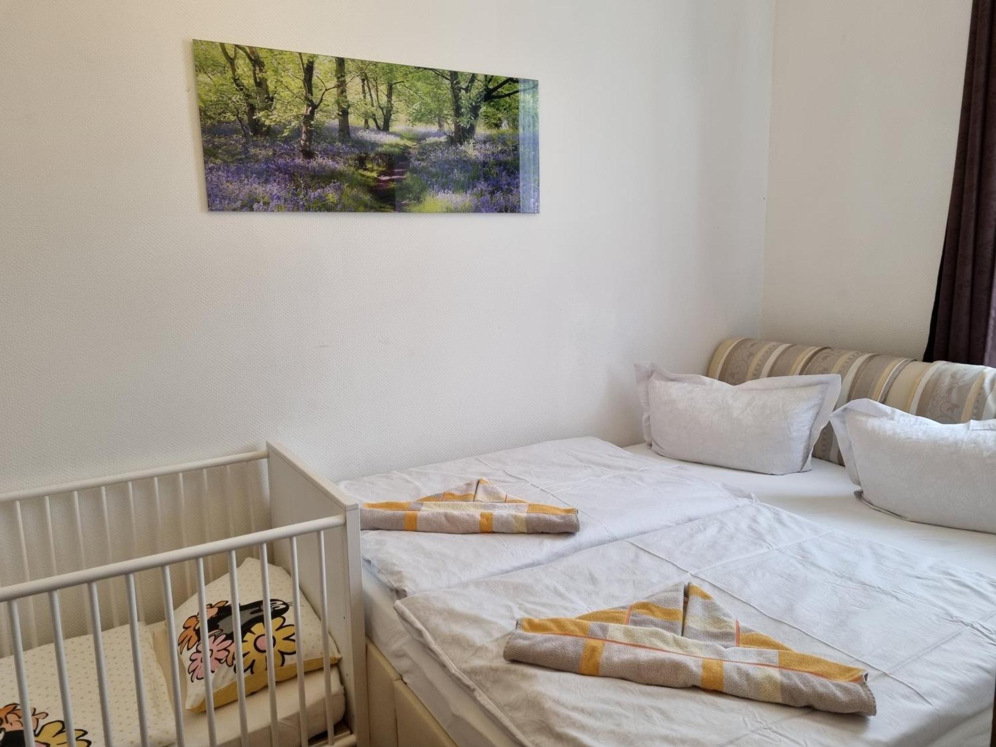 Hotel Waterkant 사스니츠 외부 사진